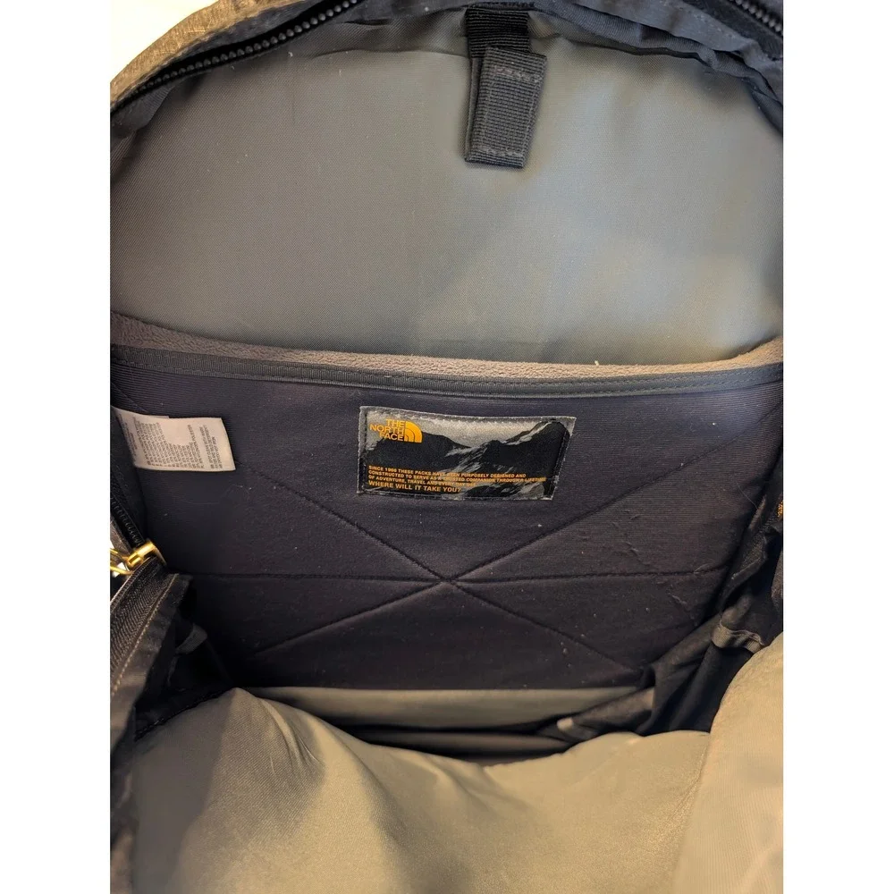The‎ North Face Borealis Backpack Gray Gold Flex Vent Laptop Daypack Work 28L